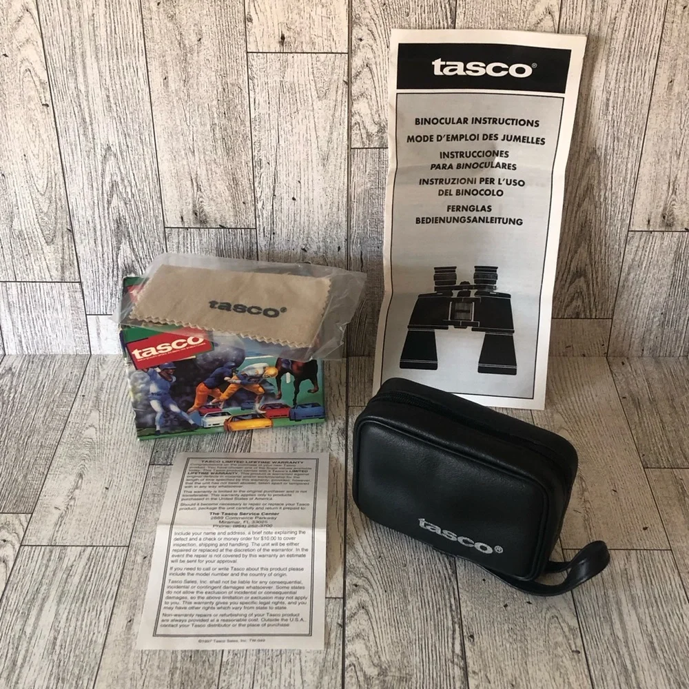 Tasco 165RB Black Compact Rubber Armored Folding Binoculars 8x21mm w/Case